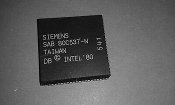 SAB80C537-N 8-BitCMOS Single-Chip Microcontroller 12 MHz - PLCC-84